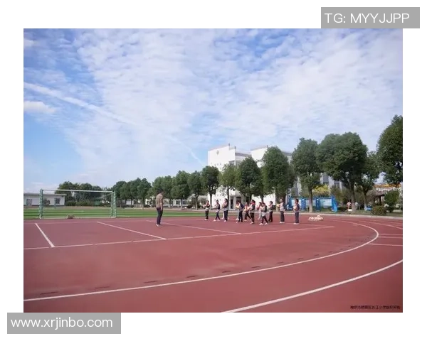 坚韧不拔的精神在逆境中绽放XXX队孤军奋战顽强守平展现团队力量